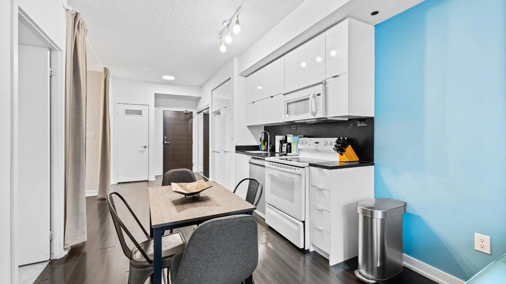 Charming 2Br Condo Near Cn Tower & Harbourfront トロント