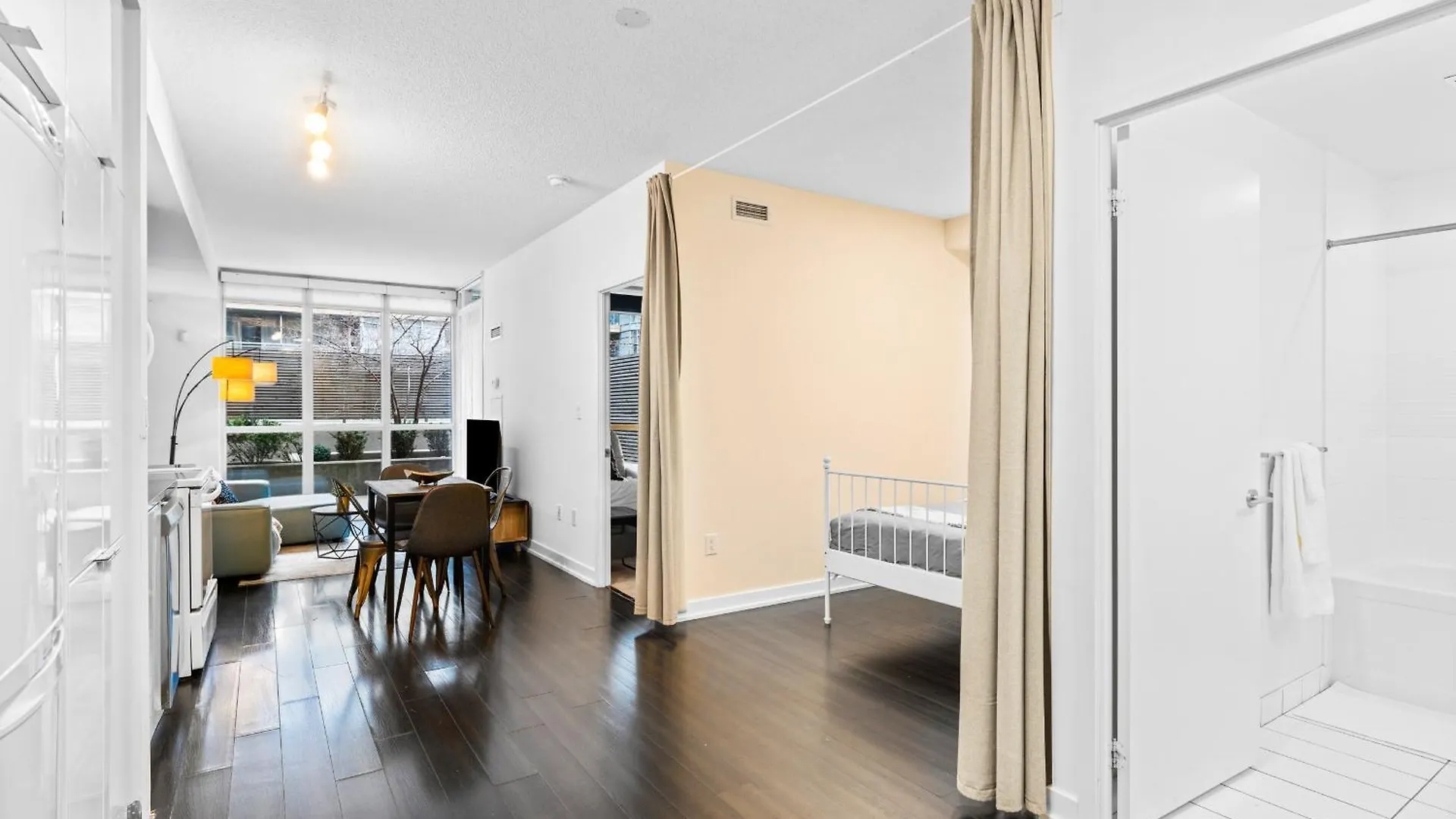 Charming 2Br Condo Near Cn Tower & Harbourfront Toronto