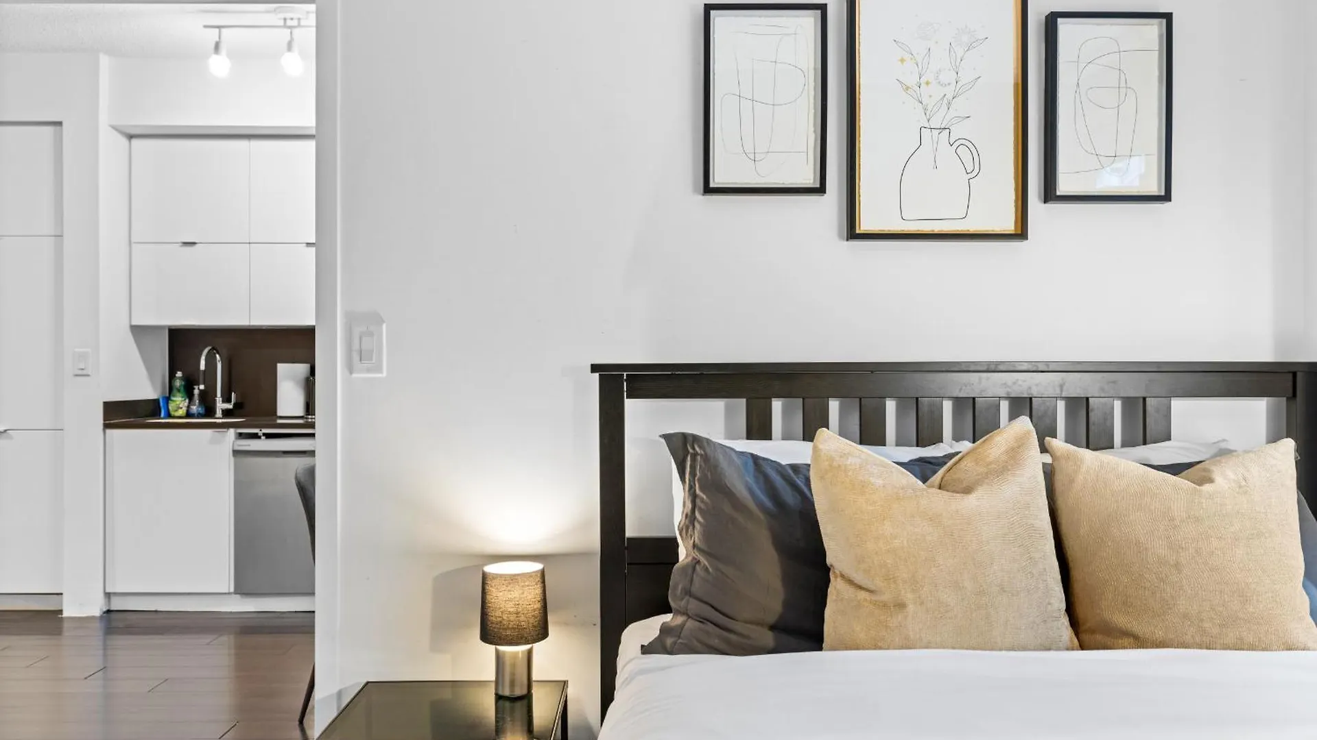 Charming 2Br Condo Near Cn Tower & Harbourfront Toronto 0*,